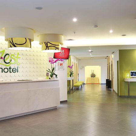 Zest Airport Jakarta By Swiss-Belhotel International Tangerang Eksteriør billede