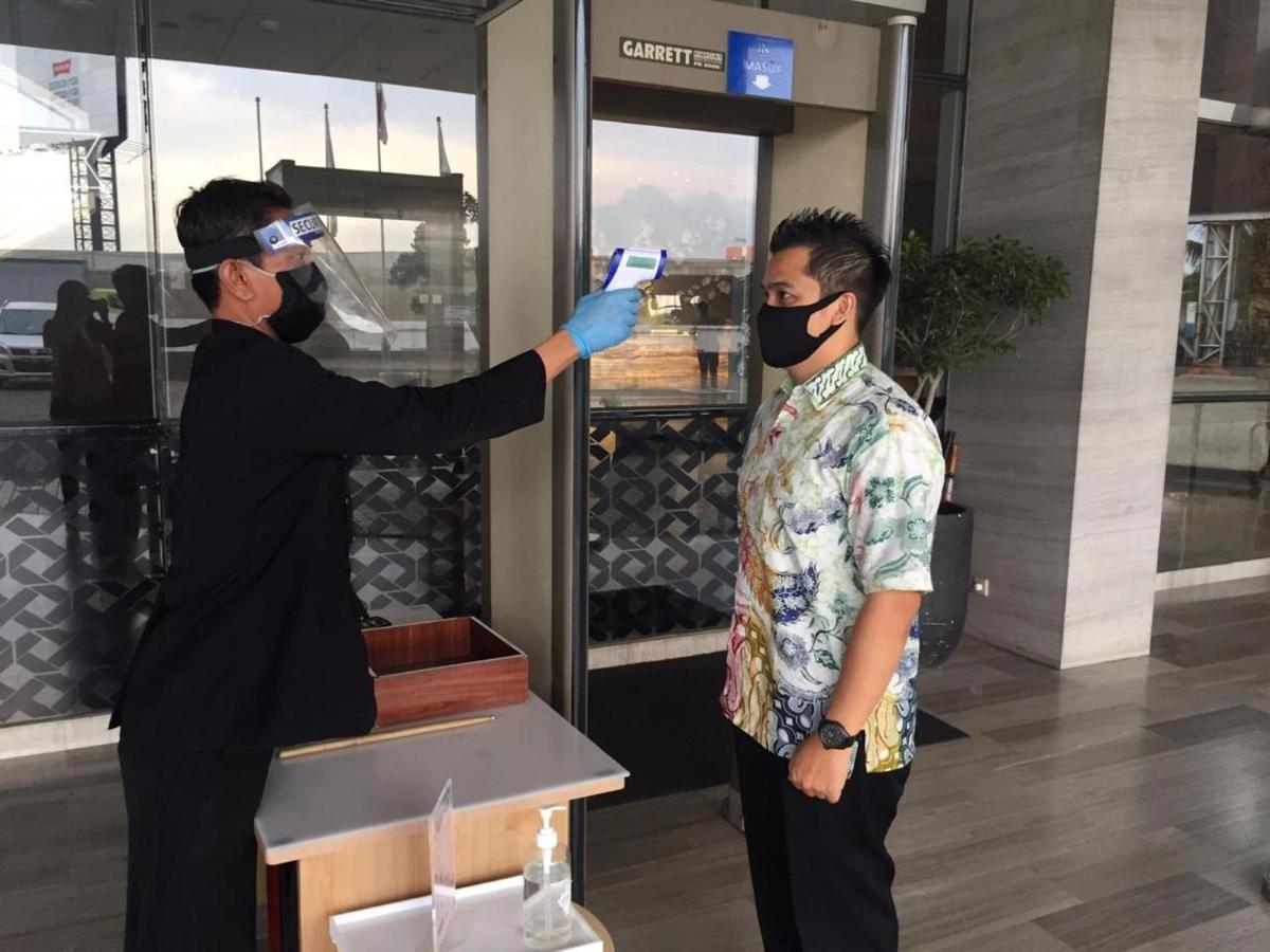 Zest Airport Jakarta By Swiss-Belhotel International Tangerang Eksteriør billede