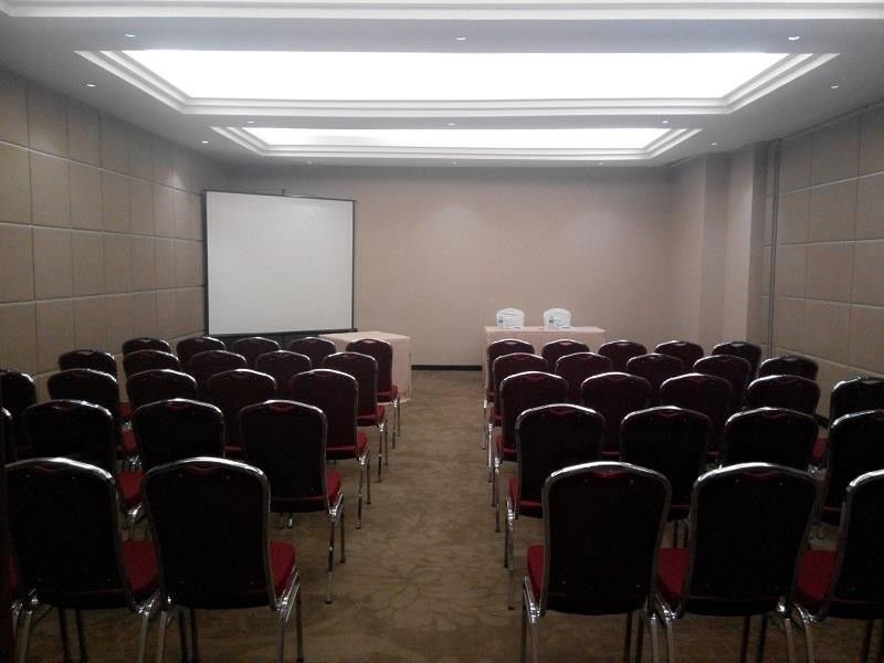 Zest Airport Jakarta By Swiss-Belhotel International Tangerang Eksteriør billede