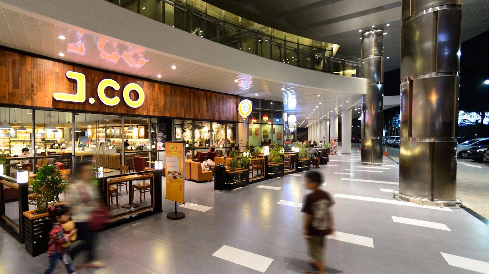 Zest Airport Jakarta By Swiss-Belhotel International Tangerang Eksteriør billede