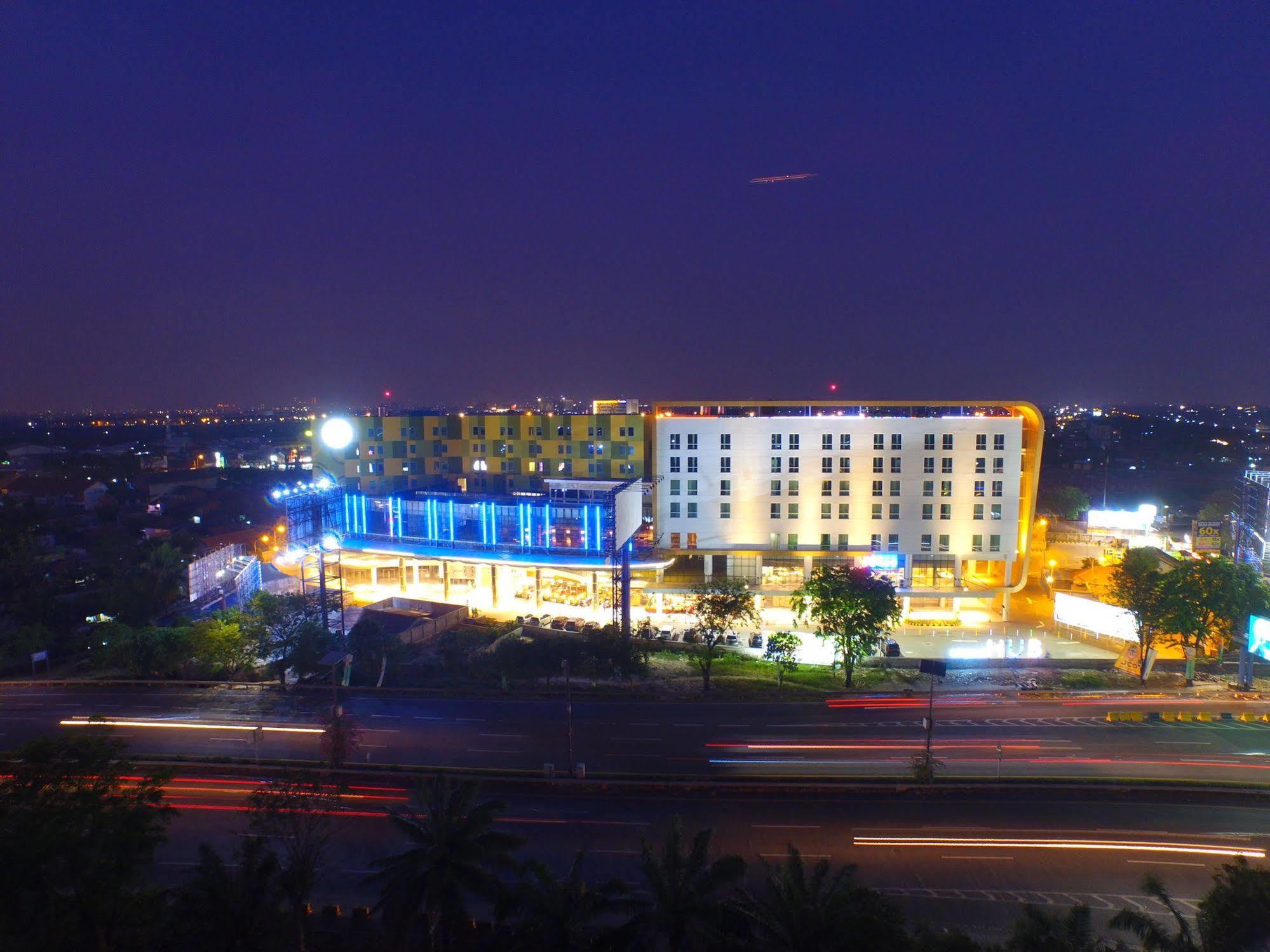 Zest Airport Jakarta By Swiss-Belhotel International Tangerang Eksteriør billede